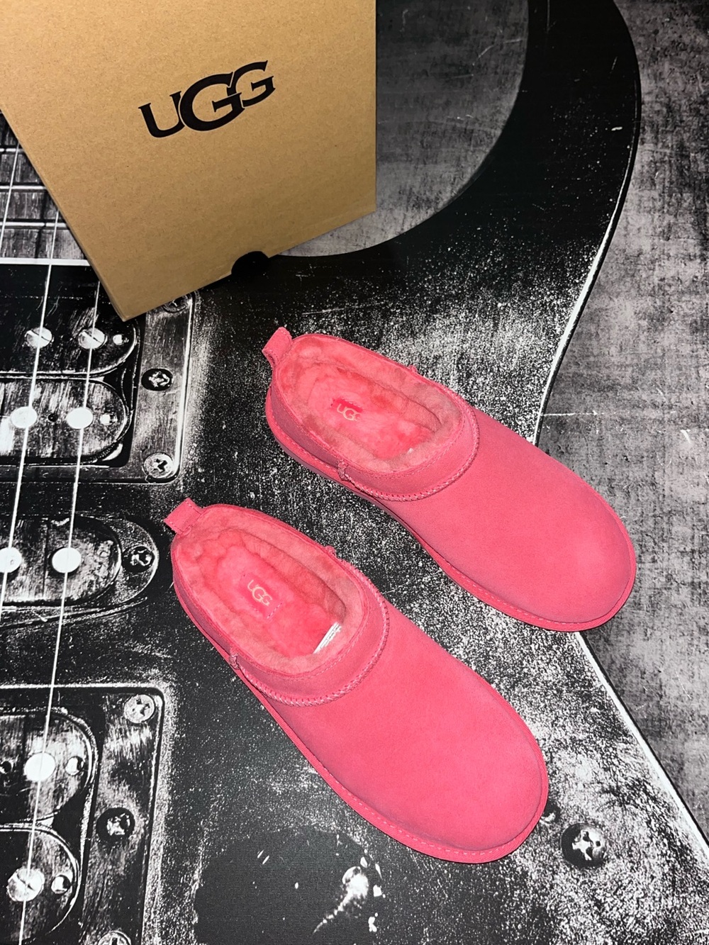 NIB UGG Classic Micro - Picture 10 of 14